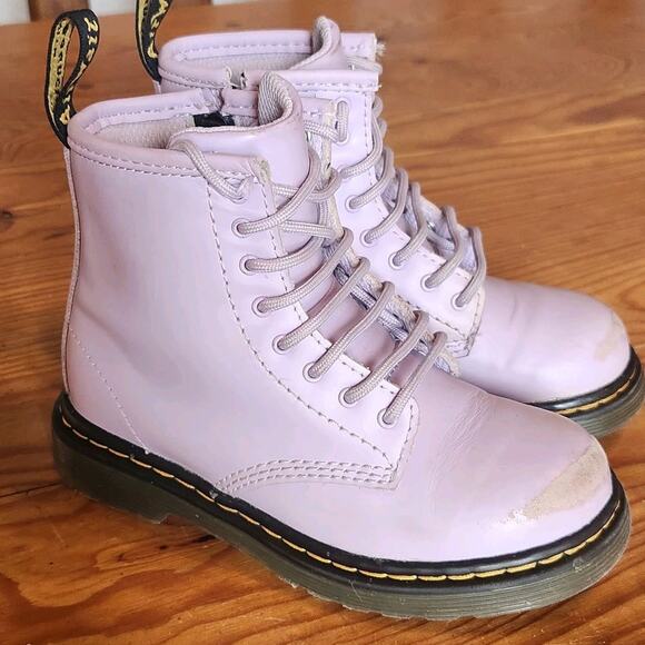 DOC MARTENS KIDS LEATHER BOOTS LITTLE GIRL 9 LAVENDER PURPLE LACE UP ADORABLE - Picture 1 of 9